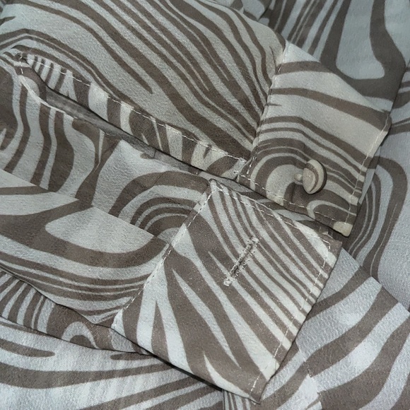 Princess Polly Hayden button down swirl shirt - Picture 5 of 6